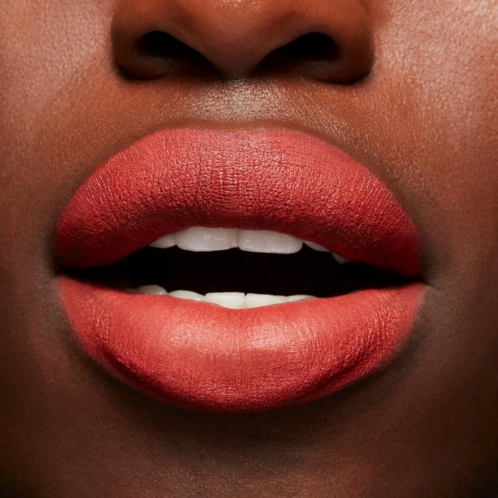 MAC - Retro Matte Liquid Lip Color 0.17 OZ - CHILI ADDICT 135 - Picture 4 of 7